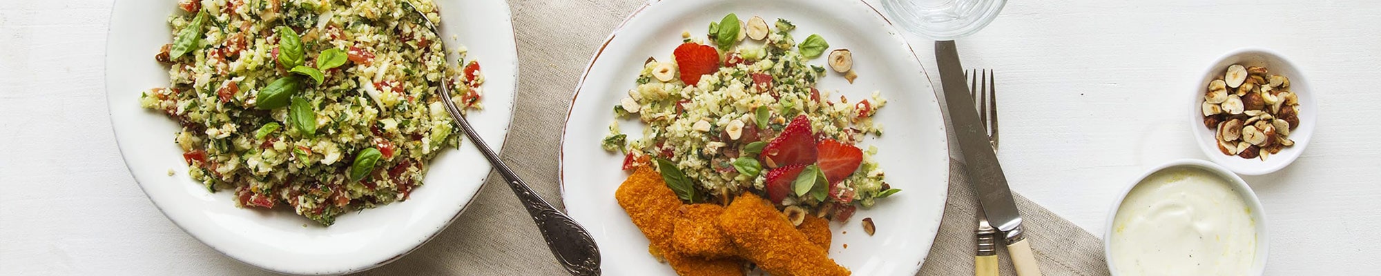 Fisch-Sticks mit Blumenkohl-Couscous und Joghurtsauce